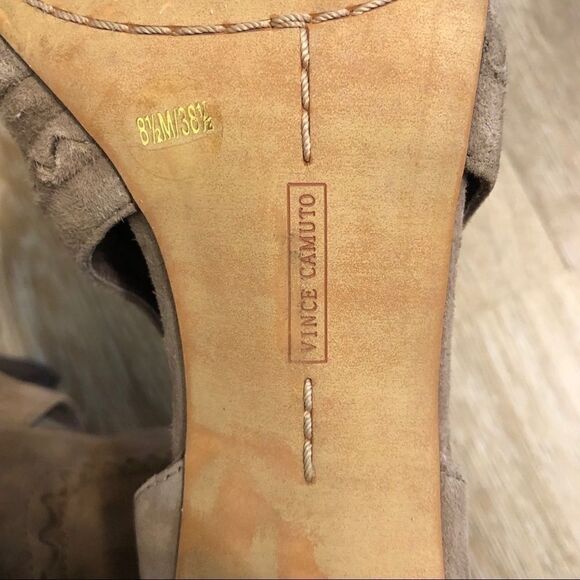 Vince Camuto Conley Buckle tan suede leather peep toe booties sandals heels-8.5M - Picture 8 of 16